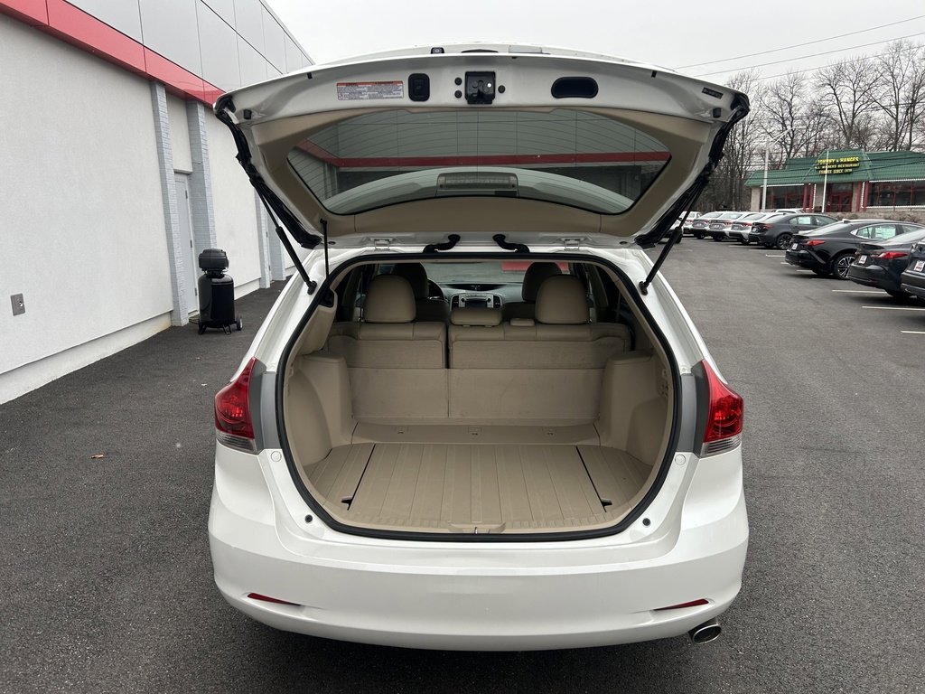 Used 2015 Toyota Venza XLE image 12