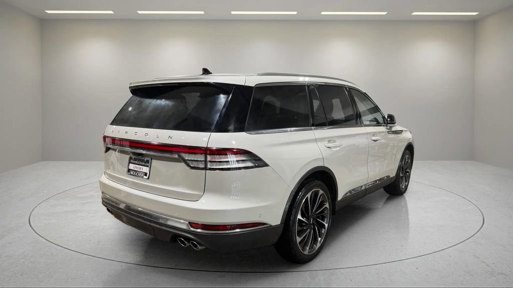 Used 2023 Lincoln Aviator Reserve w/ Equipment Group 201A image 3