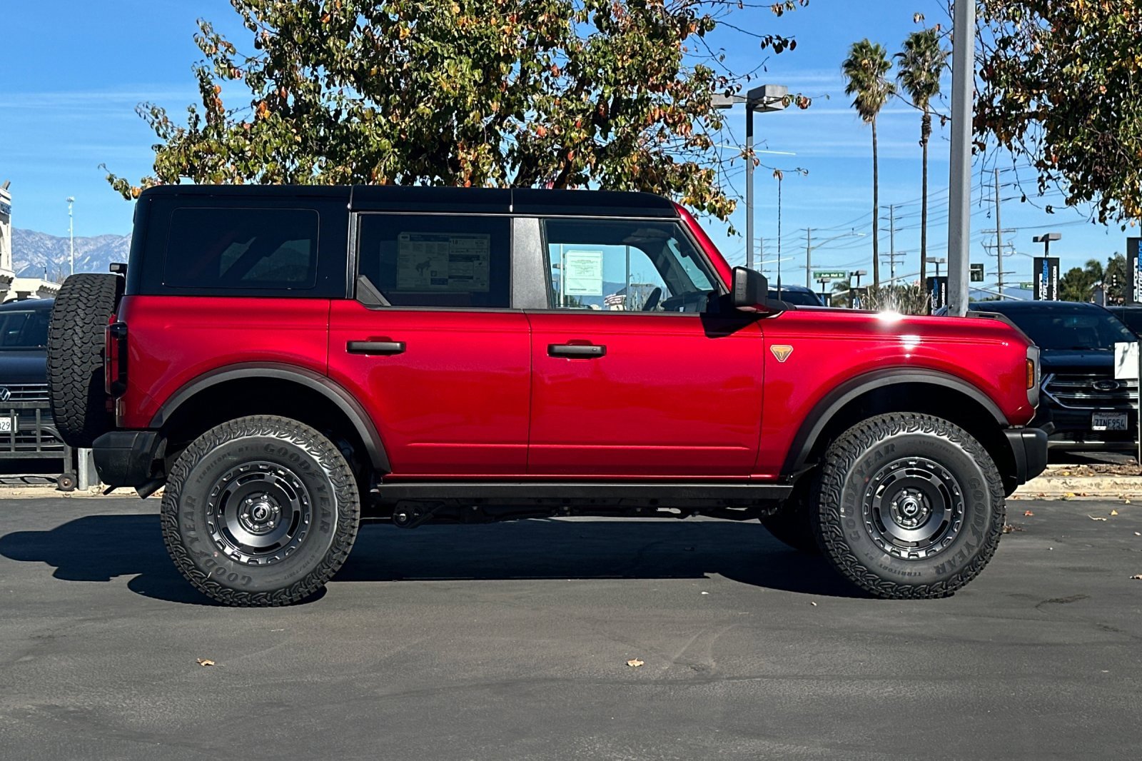 New 2025 Ford Bronco Badlands w/ Sasquatch Package image 3