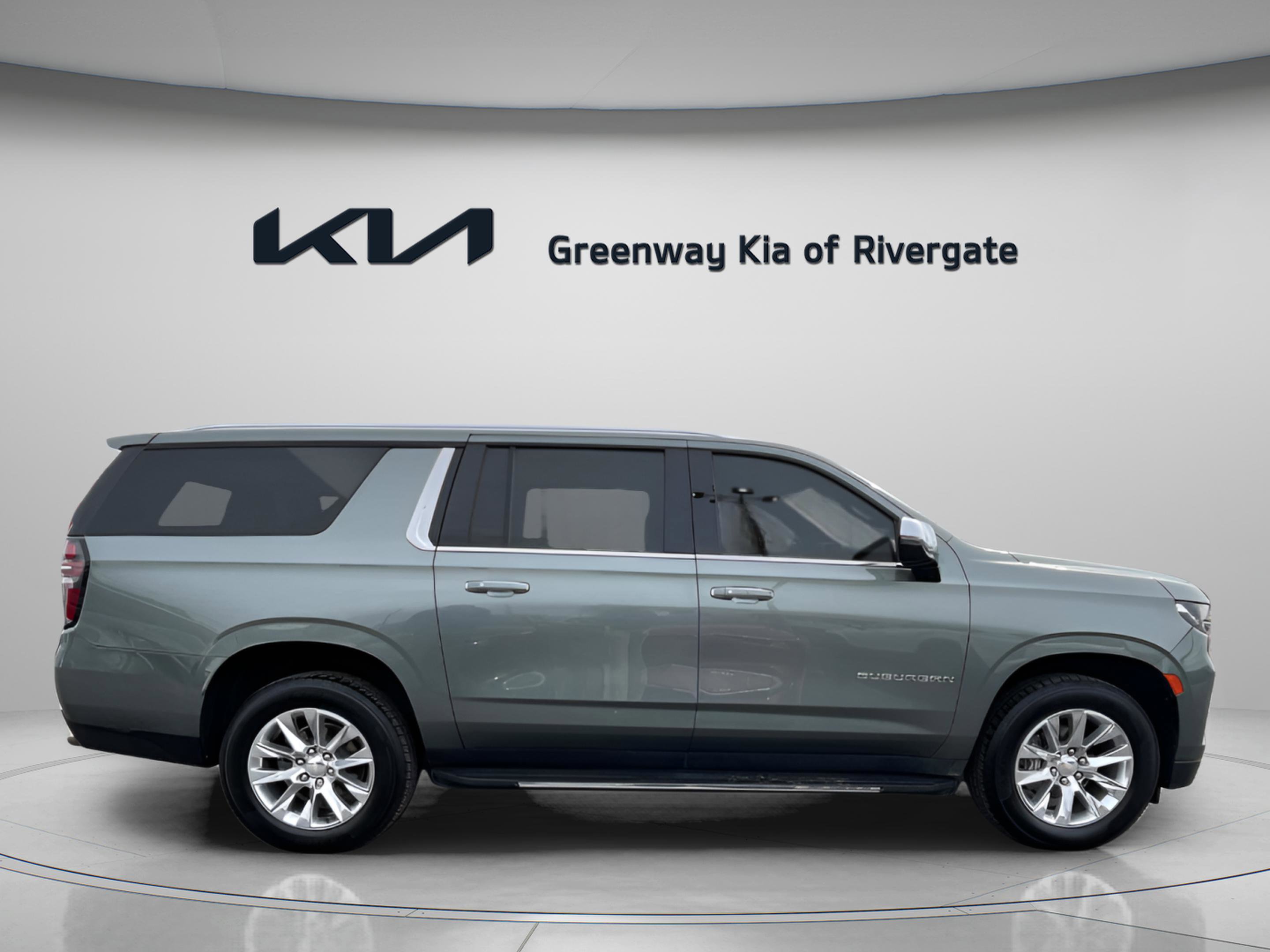 Used 2023 Chevrolet Suburban Premier AWD/4WD image 8