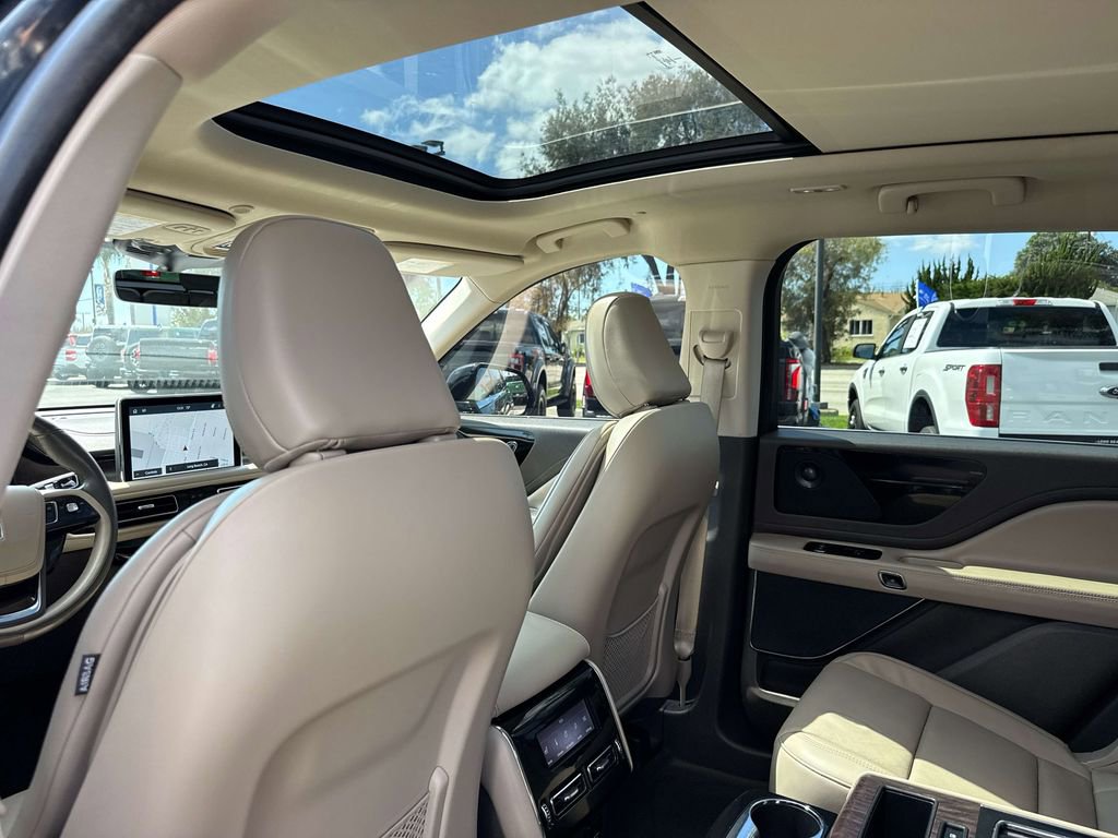 Used 2023 Lincoln Aviator Reserve w/ Equipment Group 201A image 11