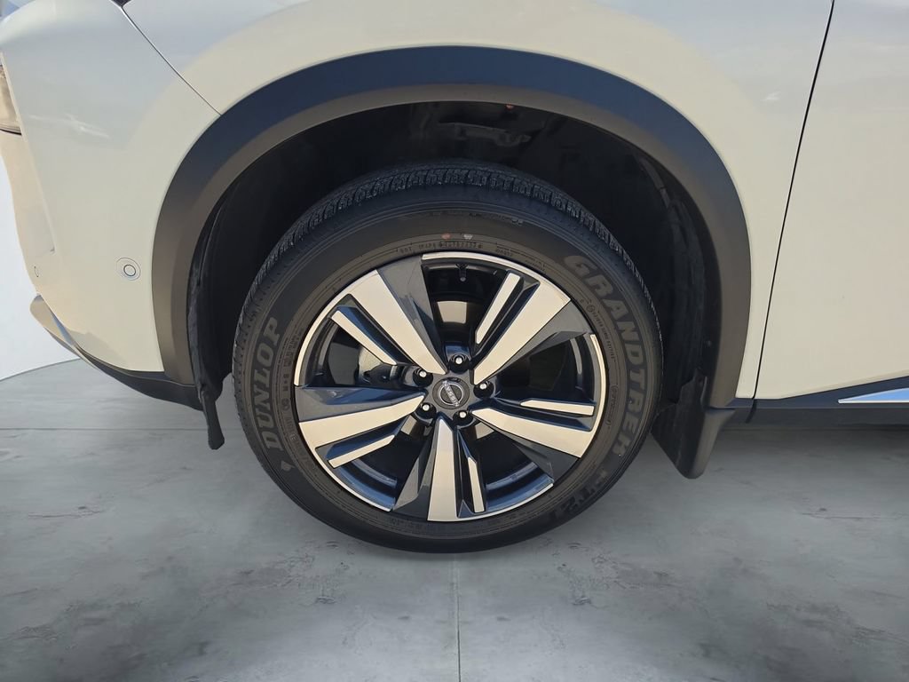 Used 2023 Nissan Rogue Platinum w/ Platinum Premium Package FWD image 16