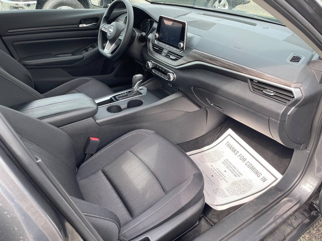 Used 2025 Nissan Altima 2.5 SV FWD image 10
