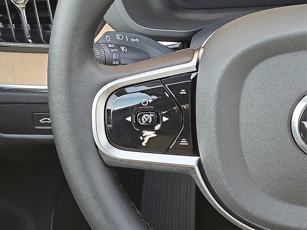 New 2026 Volvo XC60 B5 Core AWD/4WD image 12