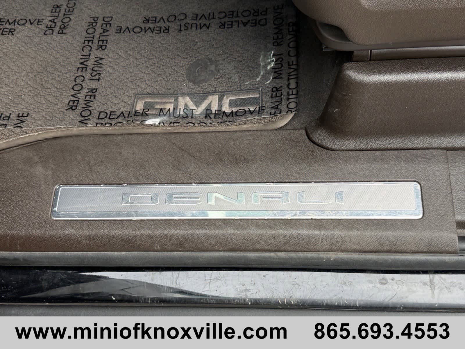 Used 2022 GMC Yukon XL Denali w/ Denali Premium Package image 12