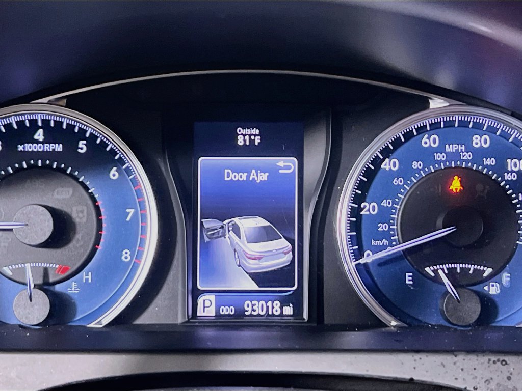 Used 2017 Toyota Camry XLE FWD image 19
