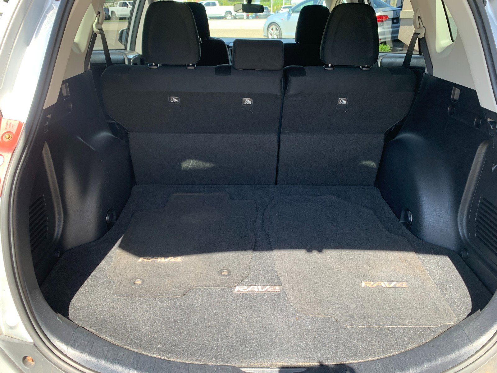 Used 2013 Toyota RAV4 XLE AWD/4WD image 9