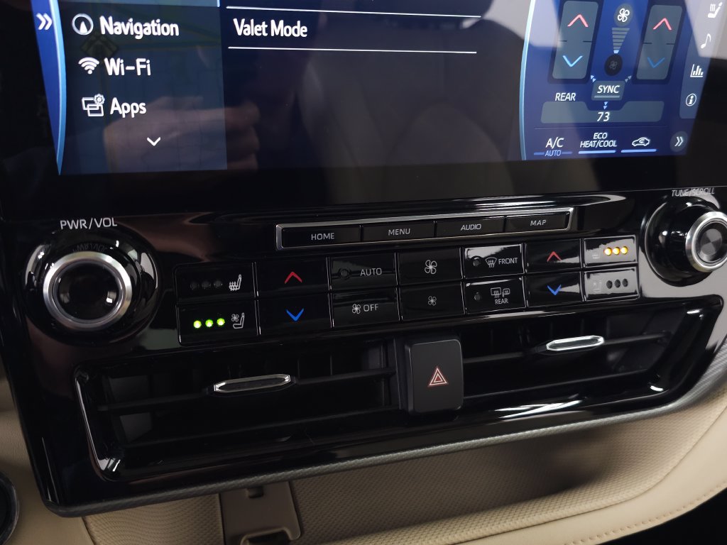 Used 2022 Toyota Highlander Platinum FWD image 33