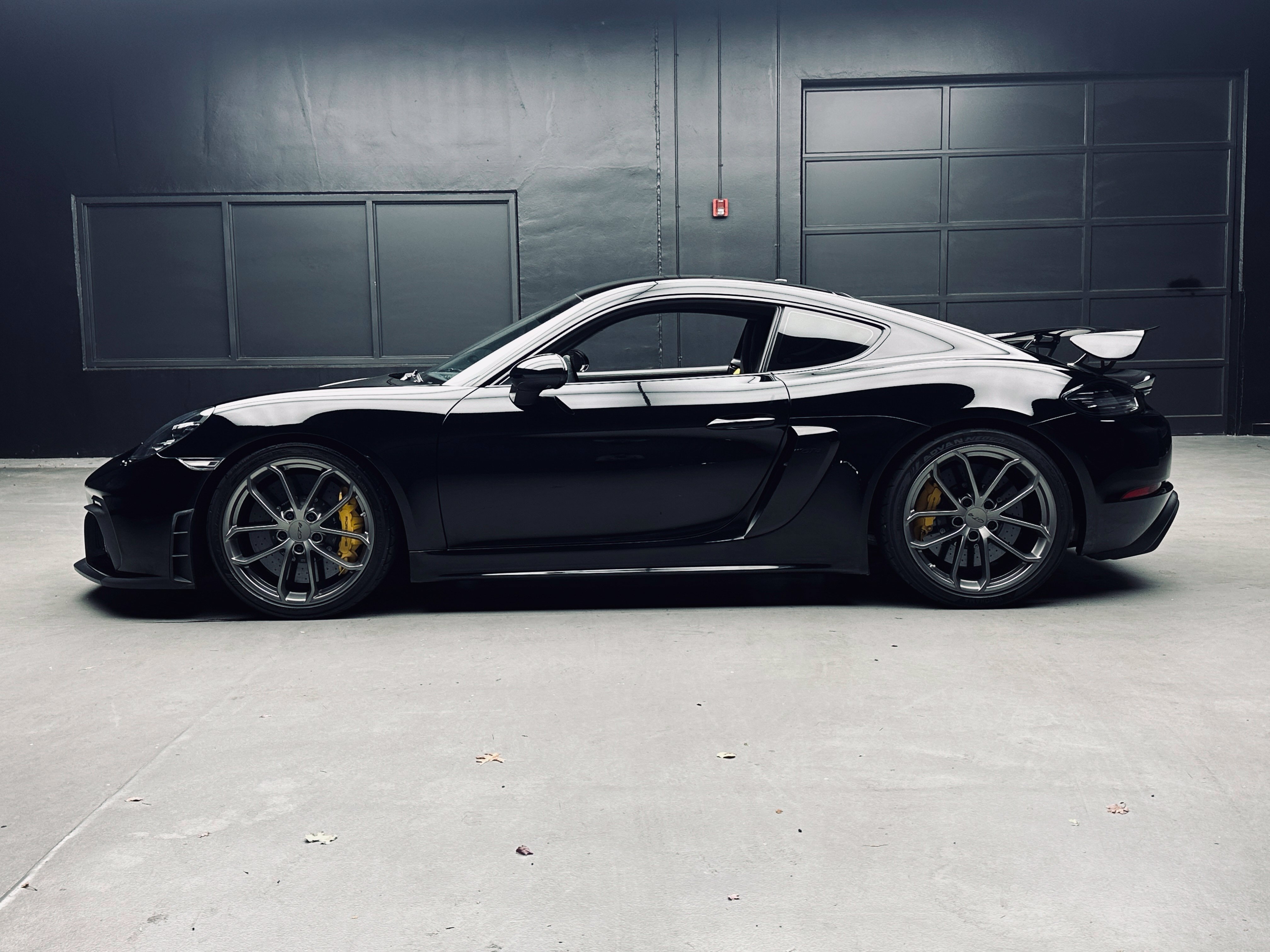 Used 2020 Porsche 718 Cayman GT4 RWD image 5