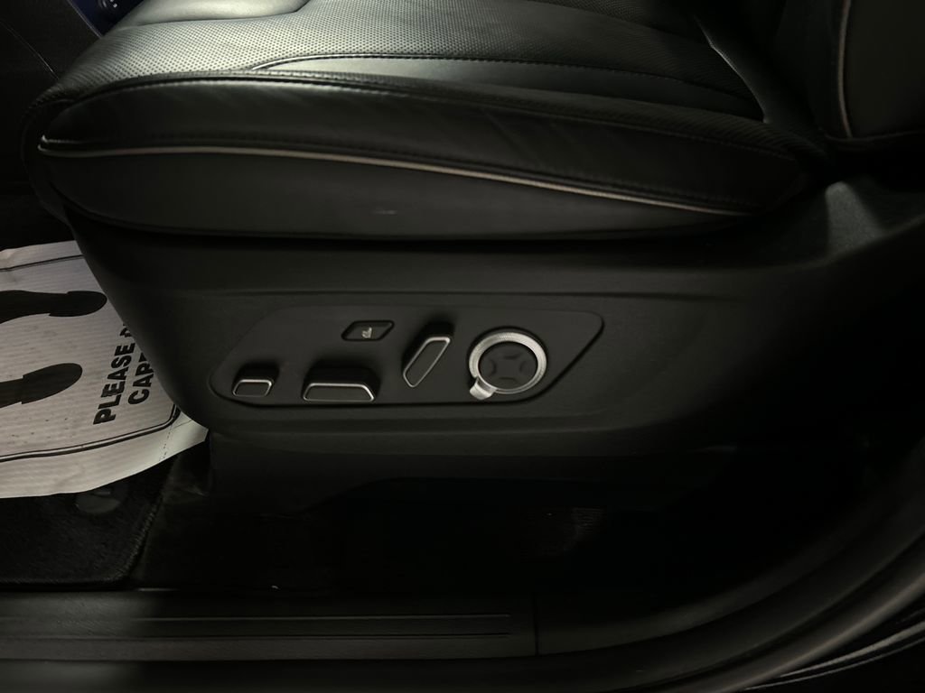 Used 2023 Hyundai Palisade Calligraphy image 11