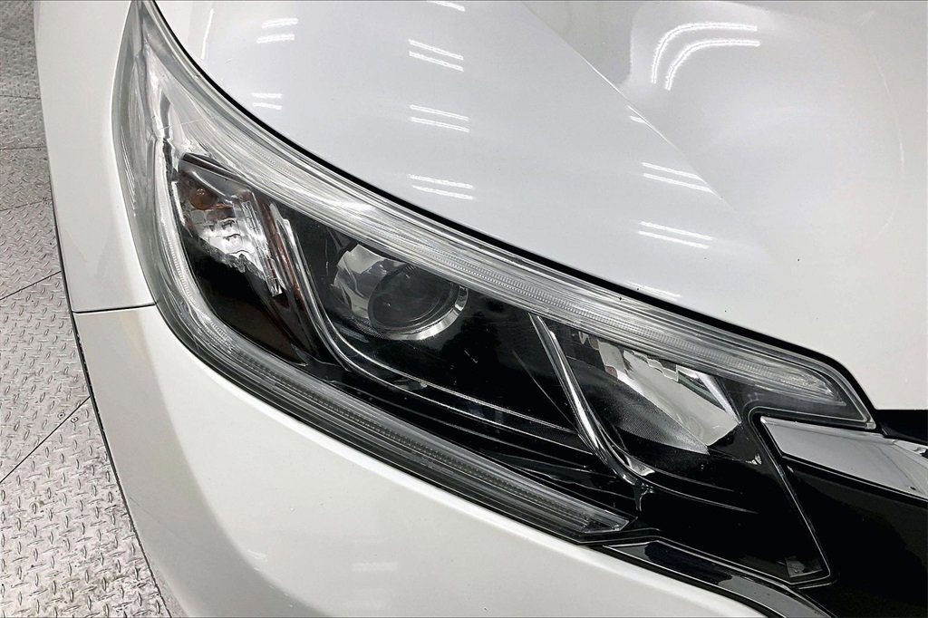 Used 2016 Honda CR-V Touring image 30