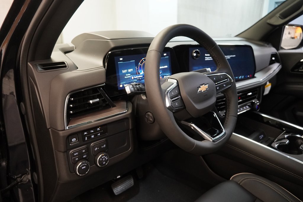 New 2025 Chevrolet Suburban Premier image 7