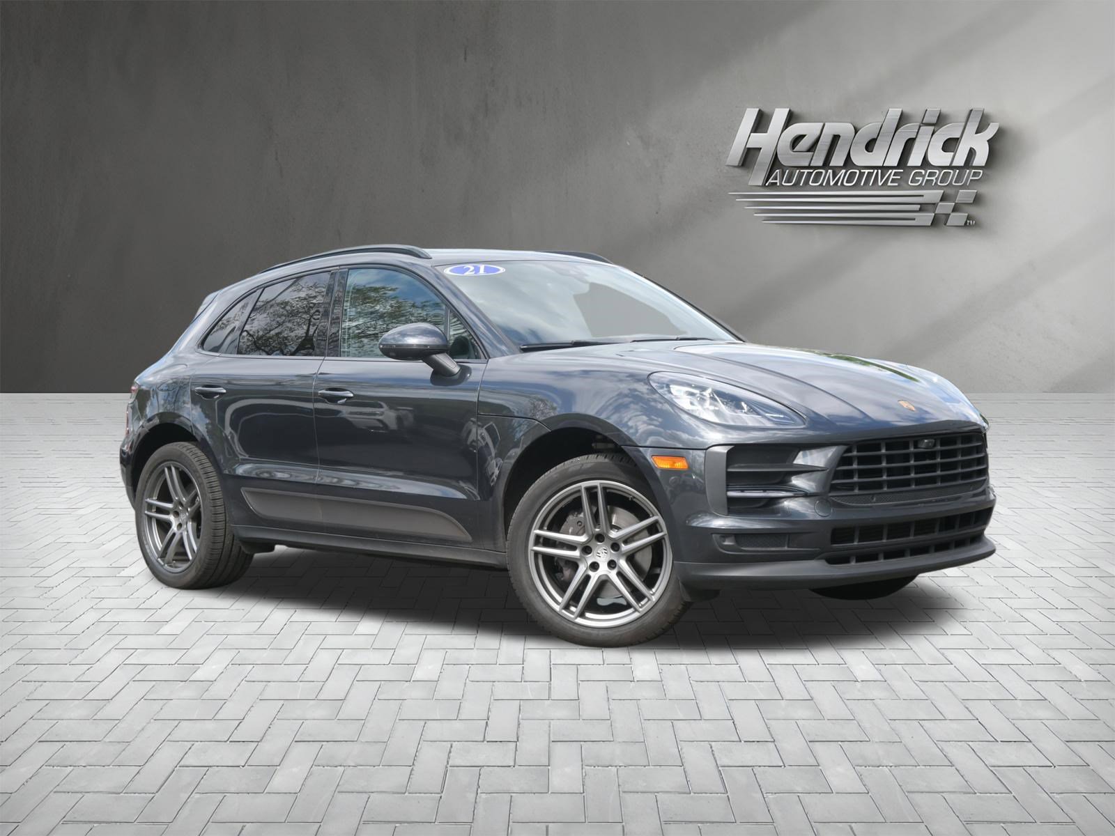 Used 2021 Porsche Macan AWD/4WD image 2