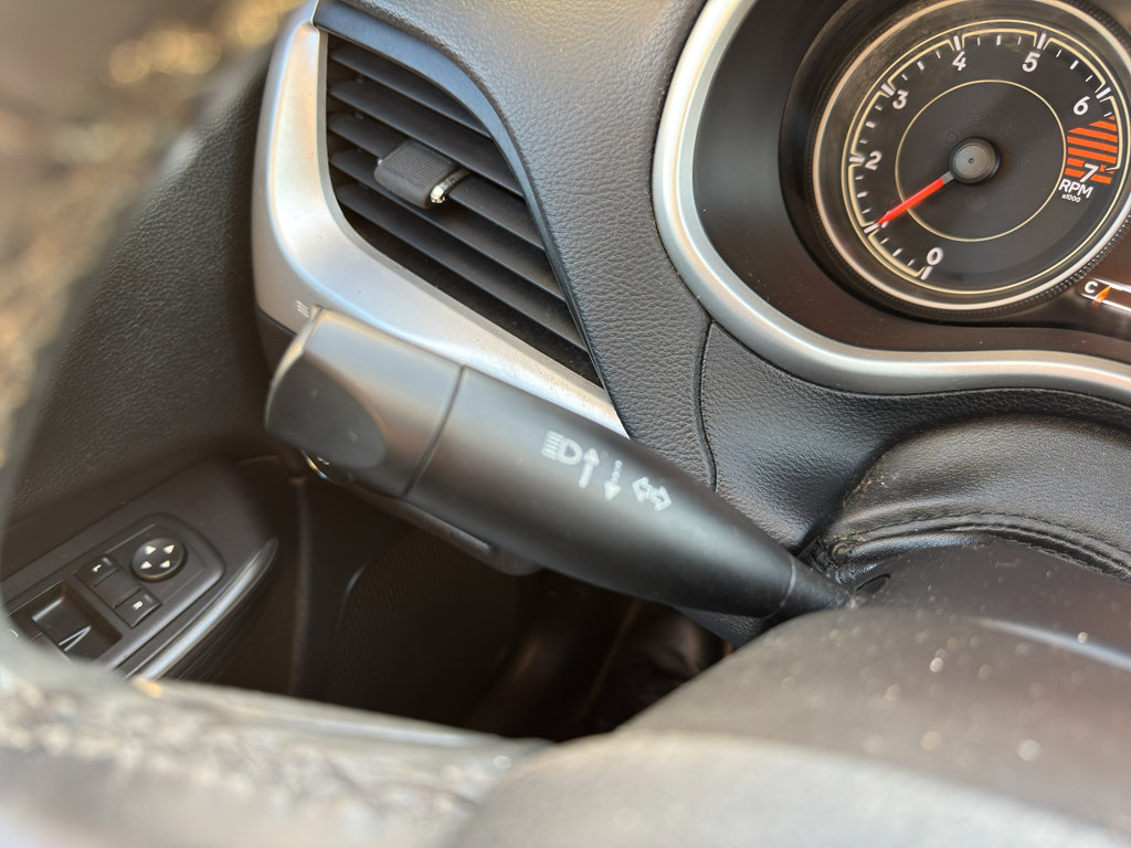 Used 2017 Jeep Cherokee Trailhawk image 14