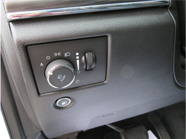 Used 2020 Jeep Grand Cherokee Limited AWD/4WD image 29