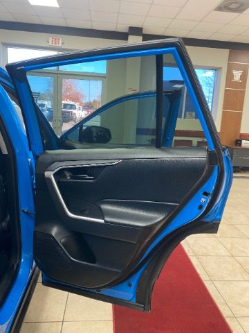 Used 2019 Toyota RAV4 LE image 14