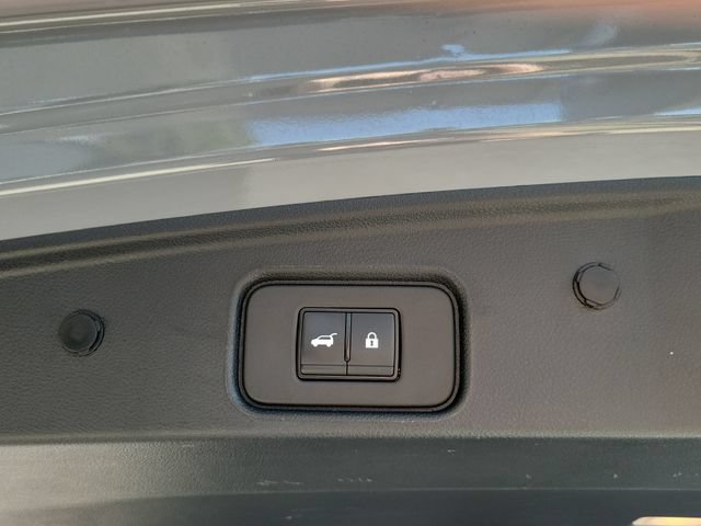 Used 2024 Nissan Pathfinder Platinum FWD image 9
