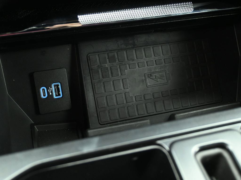 Certified 2022 Ford F150 Raptor w/ Equipment Group 801A High image 18