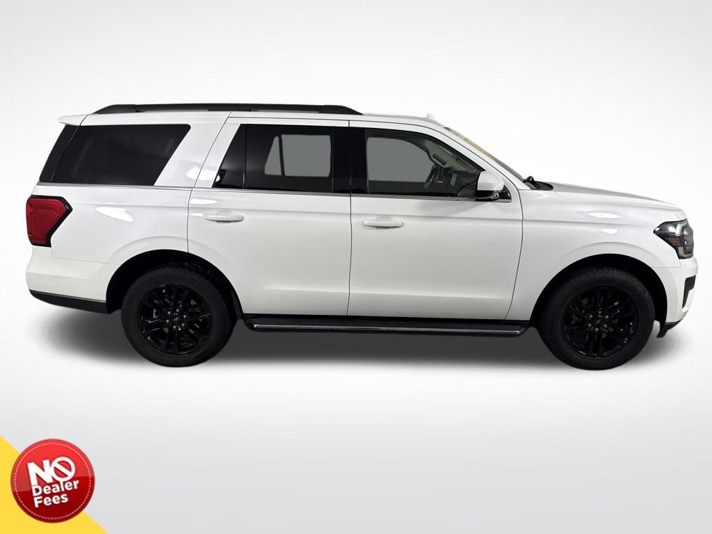 Used 2023 Ford Expedition XLT image 2