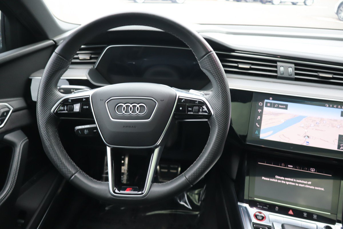 Used 2024 Audi SQ8 e-tron Premium Plus w/ Black Optic Package AWD/4WD image 13