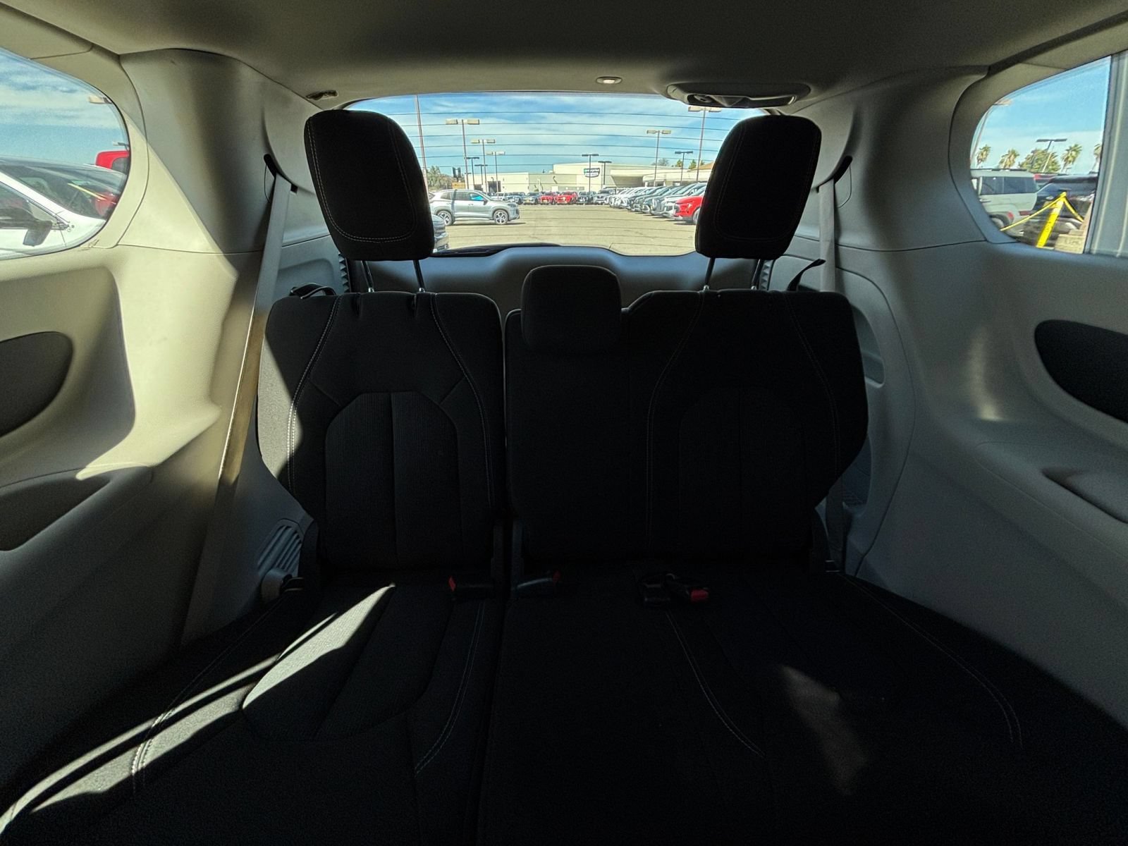 Used 2023 Chrysler Voyager LX FWD image 30