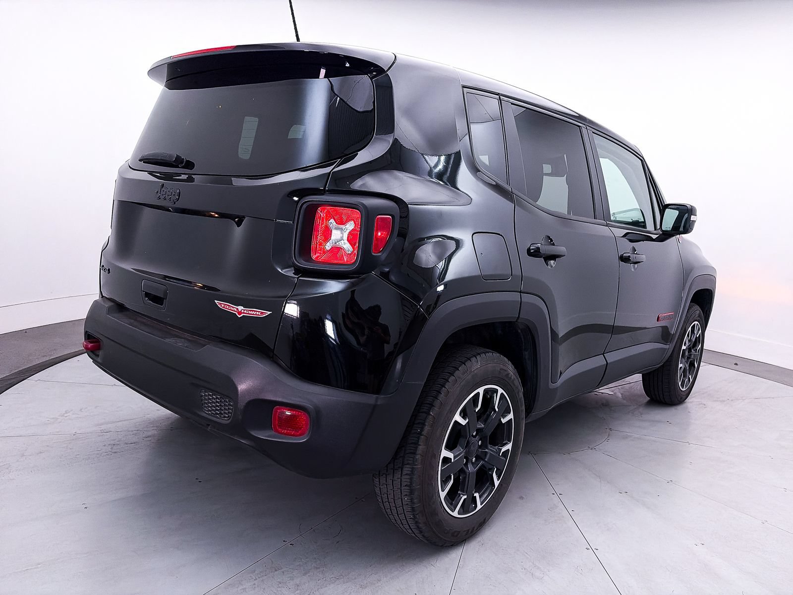 Used 2023 Jeep Renegade Trailhawk AWD/4WD image 14