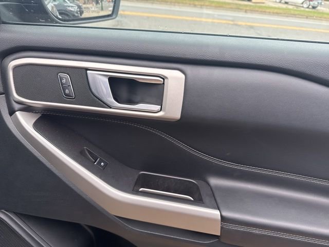 Used 2023 Ford Explorer XLT image 19