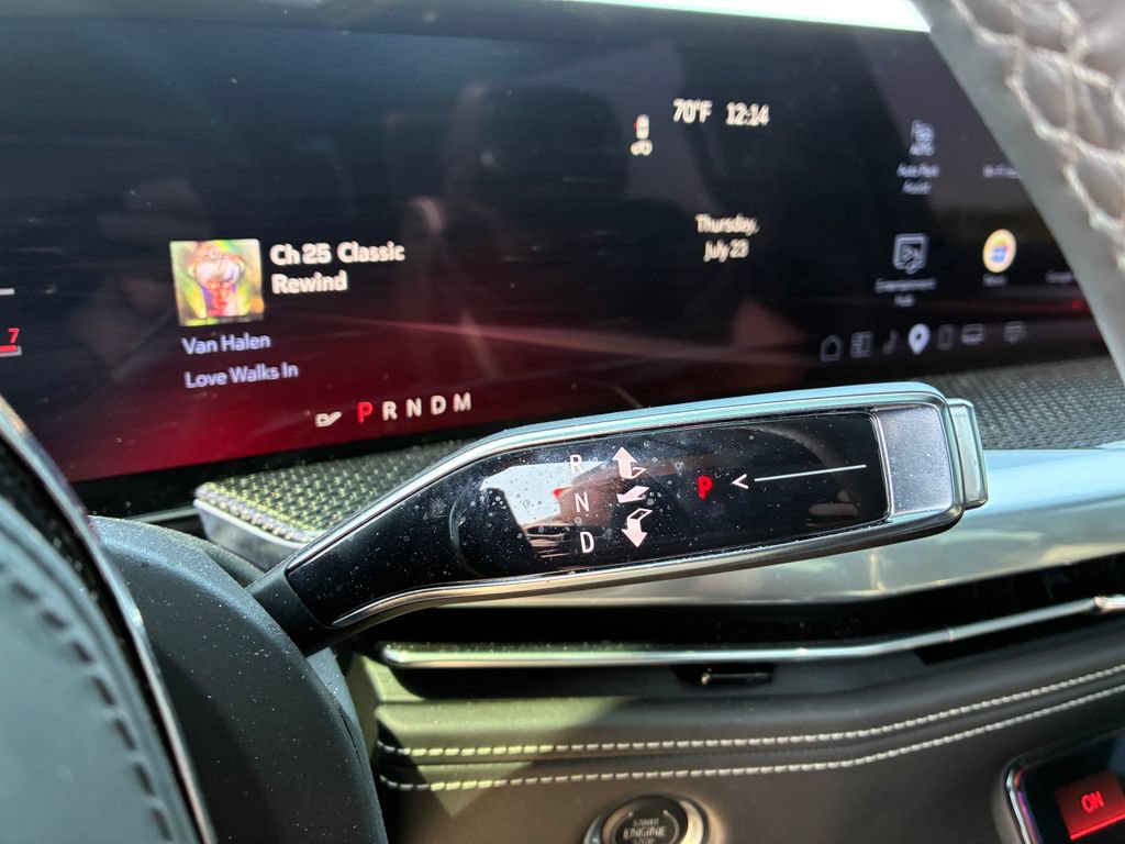 Used 2025 Cadillac Escalade V AWD/4WD image 17