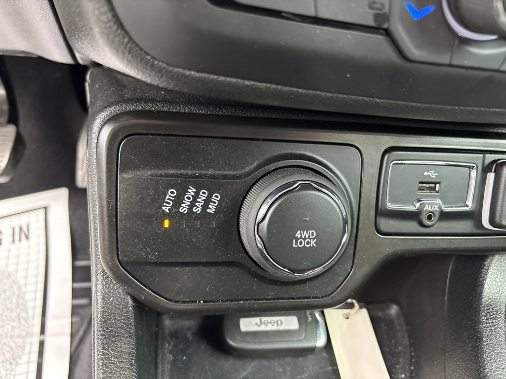 Used 2020 Jeep Renegade Altitude AWD/4WD image 25