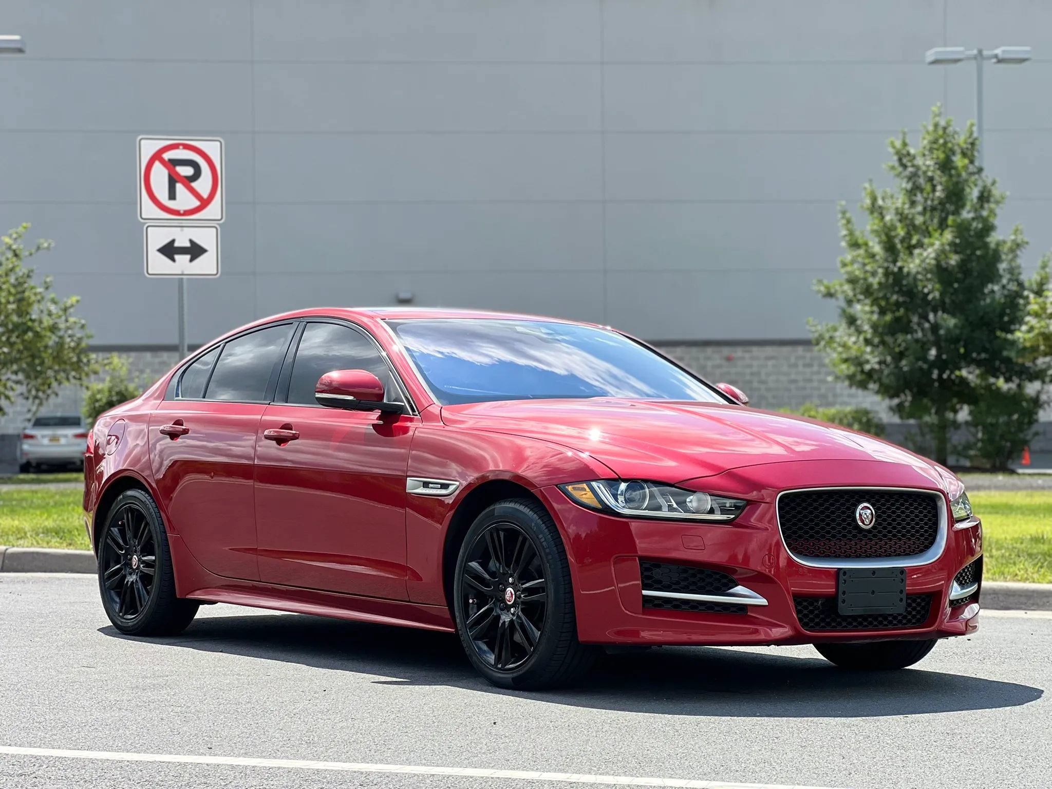Used 2017 Jaguar XE R-Sport AWD/4WD image 7