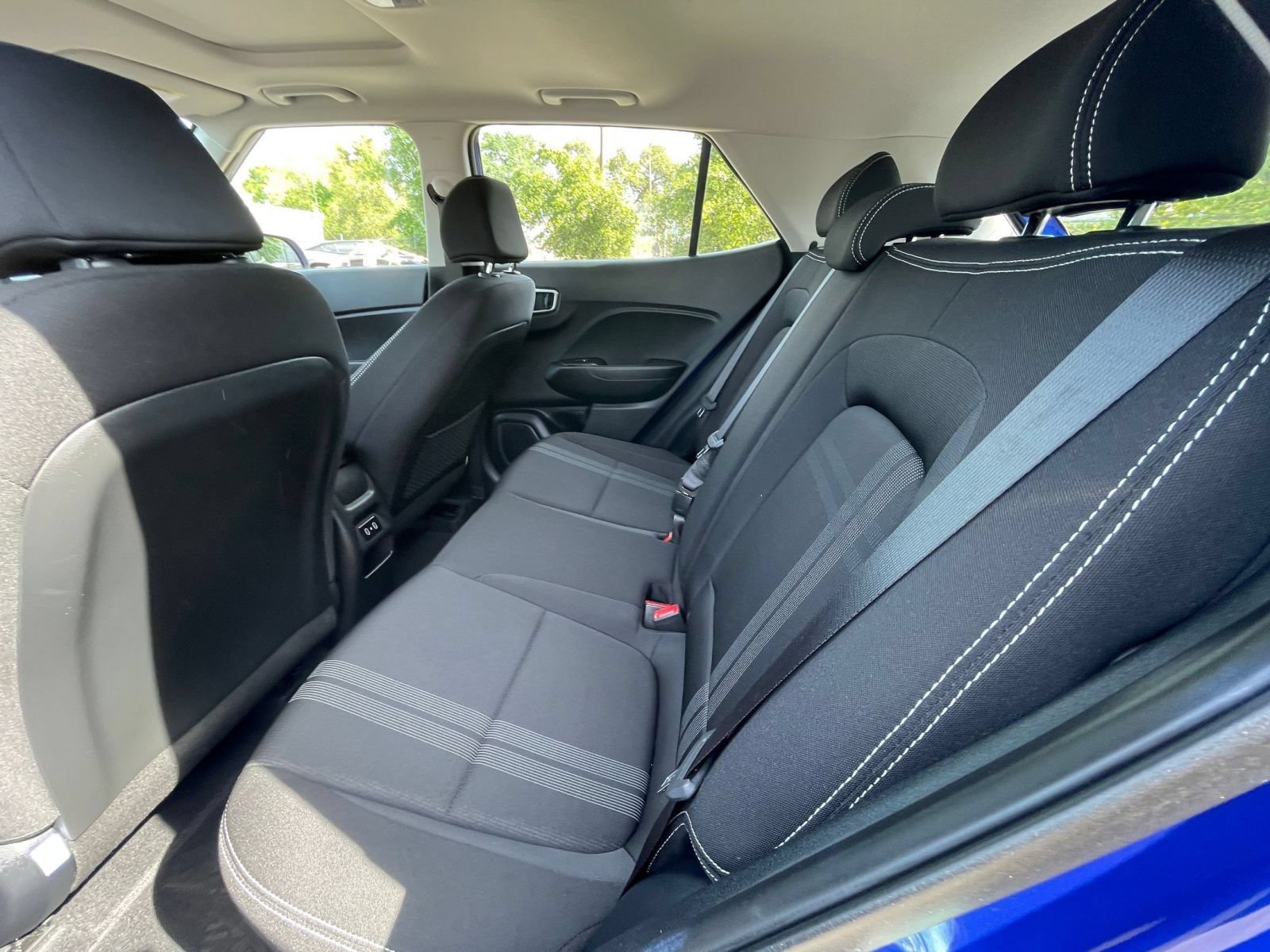 Used 2025 Hyundai Venue SEL FWD image 24