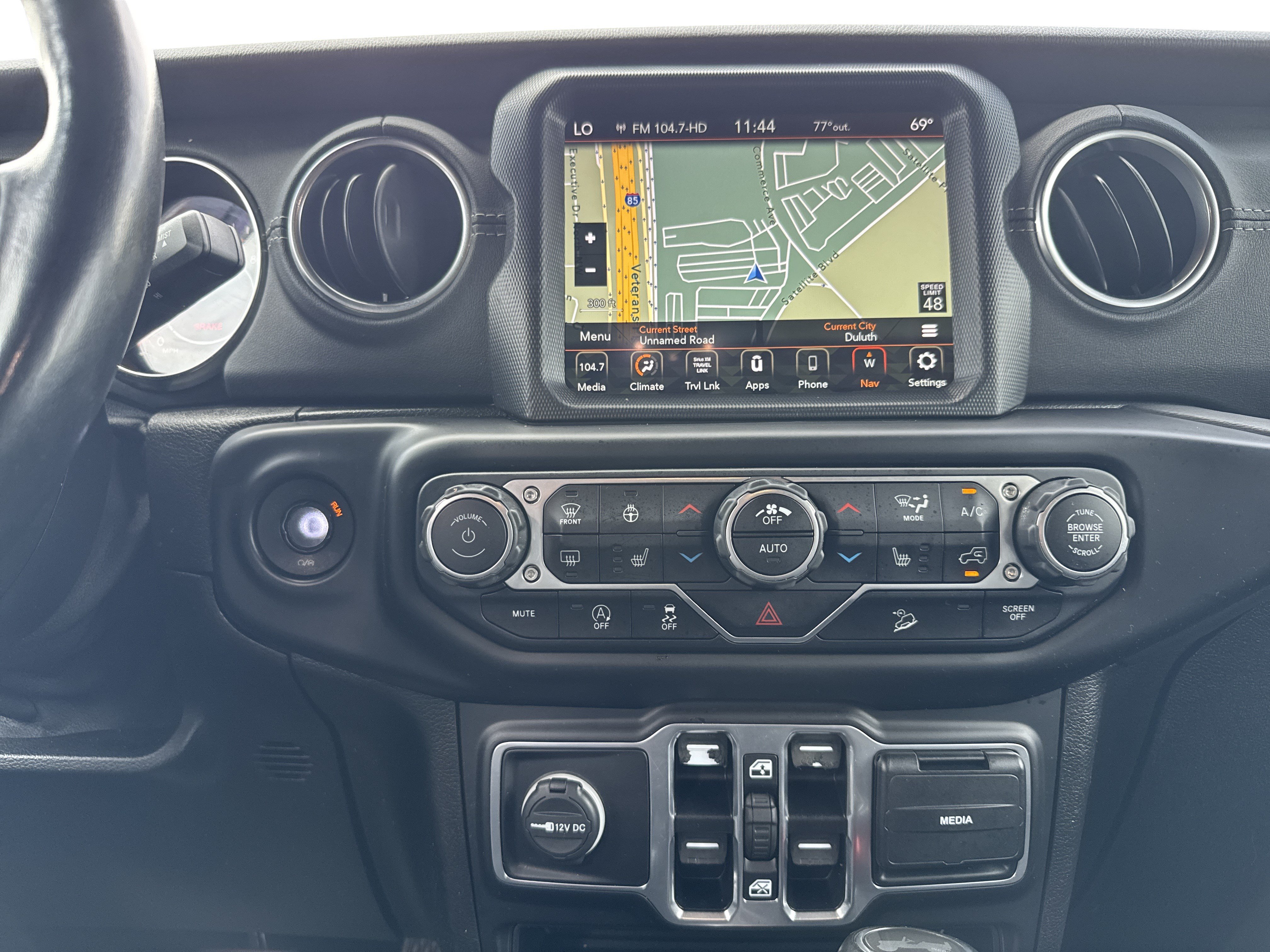 Used 2020 Jeep Wrangler Unlimited Sahara AWD/4WD image 29