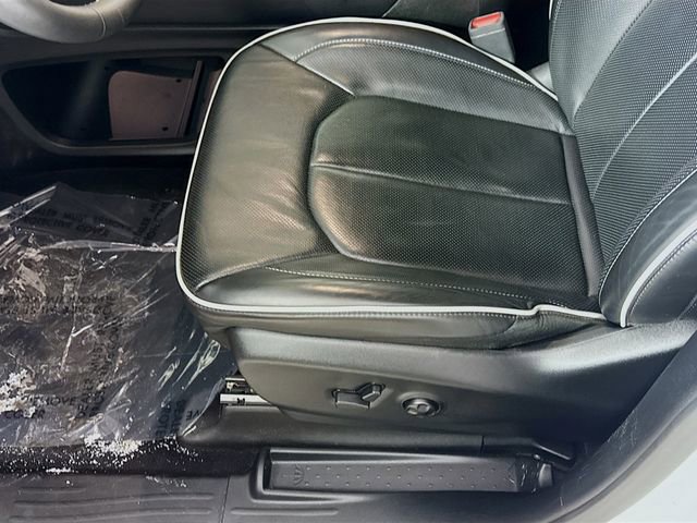 Used 2025 Chrysler Pacifica Limited image 19