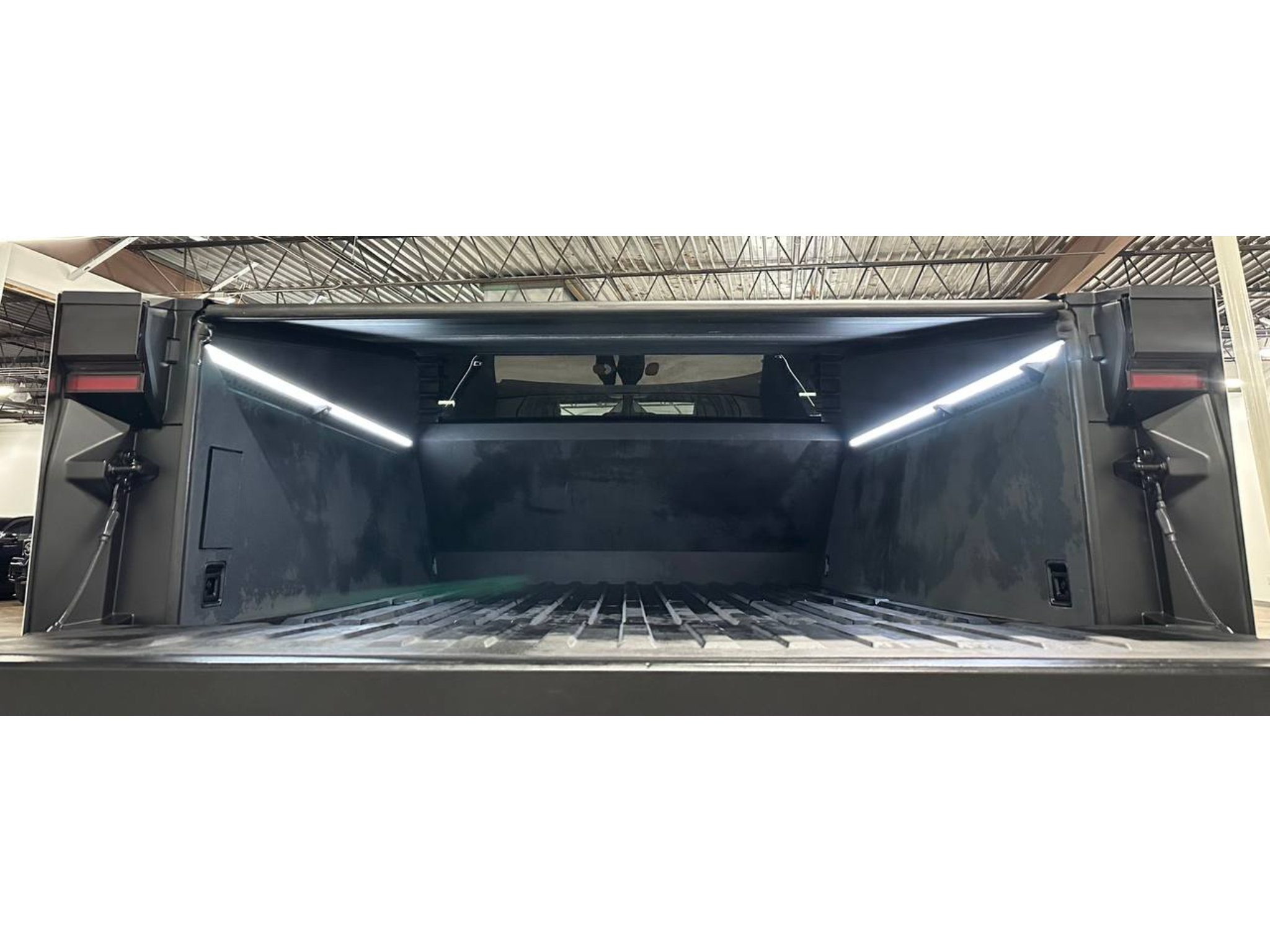 Used 2024 Tesla Cybertruck AWD Crew Cab image 13