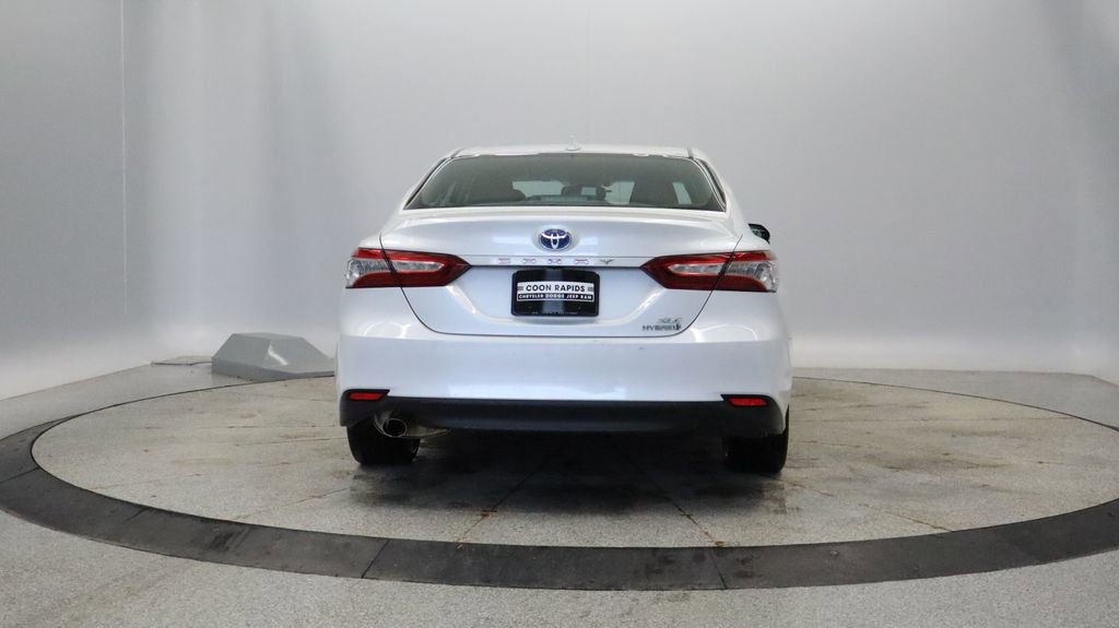 Used 2020 Toyota Camry XLE FWD image 4