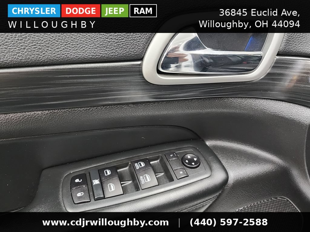 Used 2021 Jeep Grand Cherokee Laredo X AWD/4WD image 12
