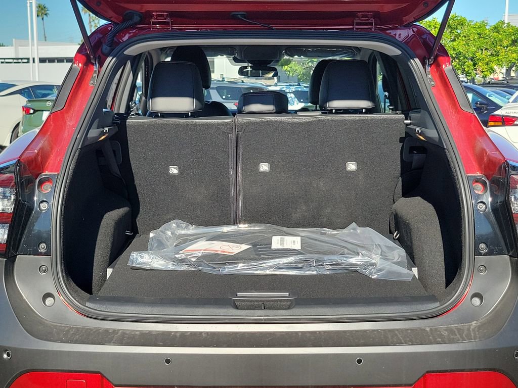 New 2026 Nissan Kicks SR w/ Cold Weather Package image 15