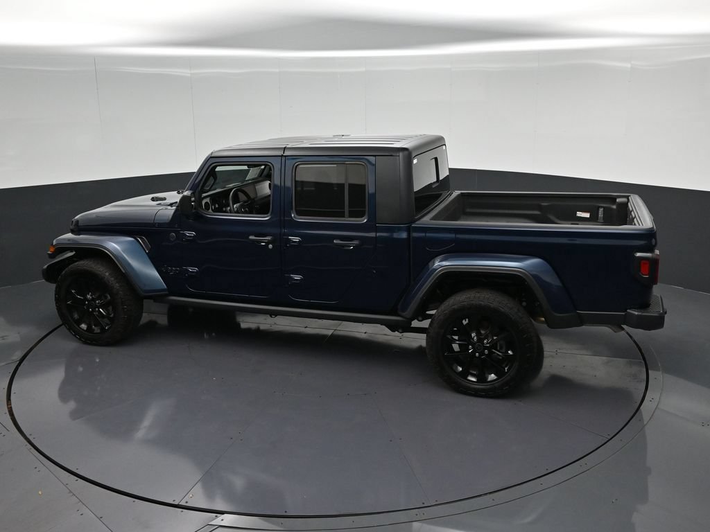 Used 2025 Jeep Gladiator Sport AWD/4WD image 23