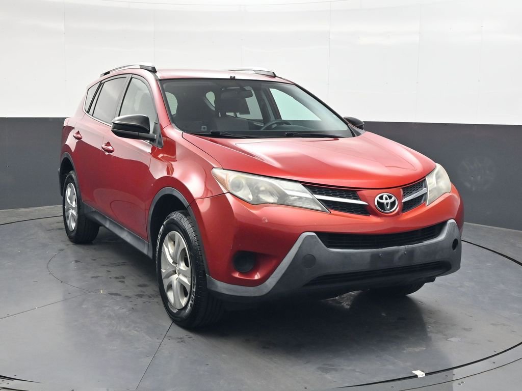 Used 2015 Toyota RAV4 LE image 2