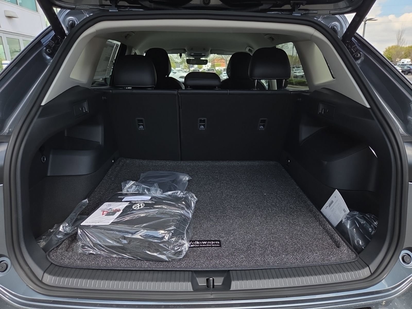 New 2026 Volkswagen Tiguan SE AWD/4WD image 9