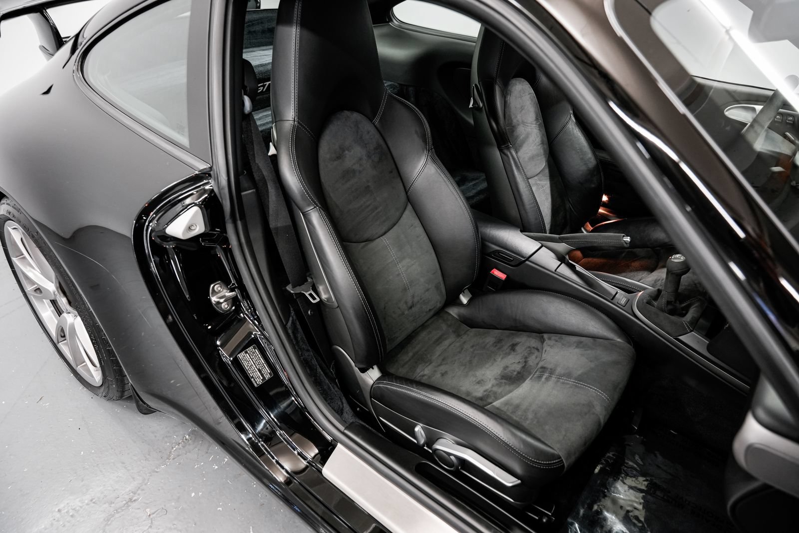 Used 2010 Porsche 911 GT3 RWD image 24
