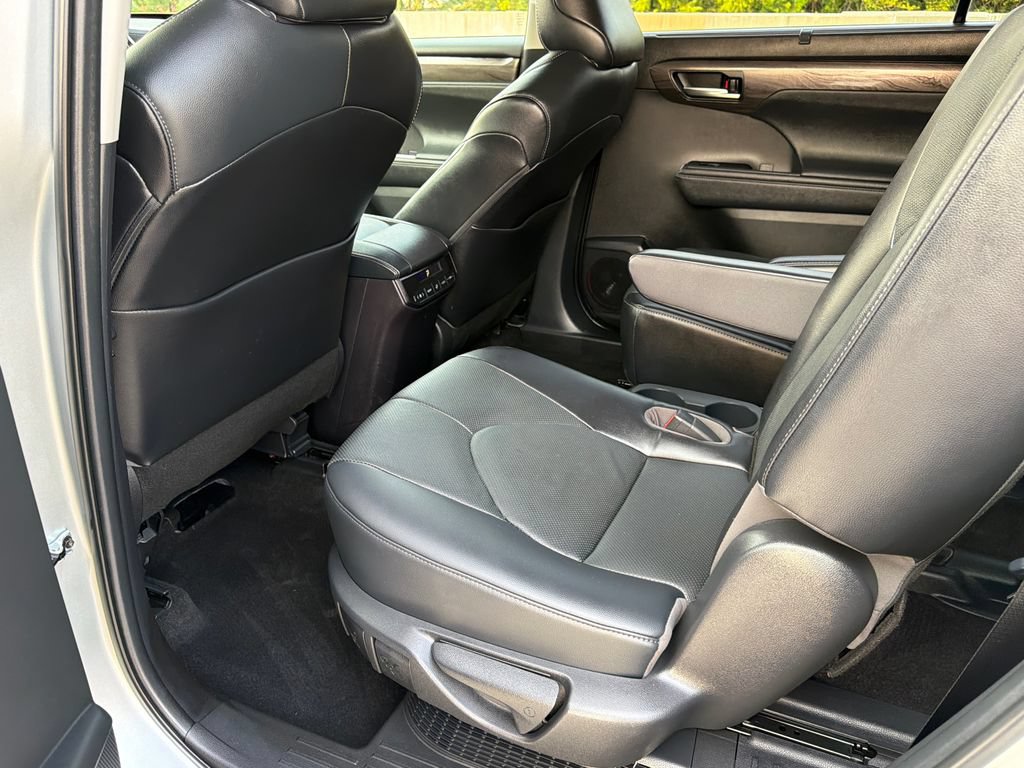 Used 2023 Toyota Highlander Limited AWD/4WD image 22