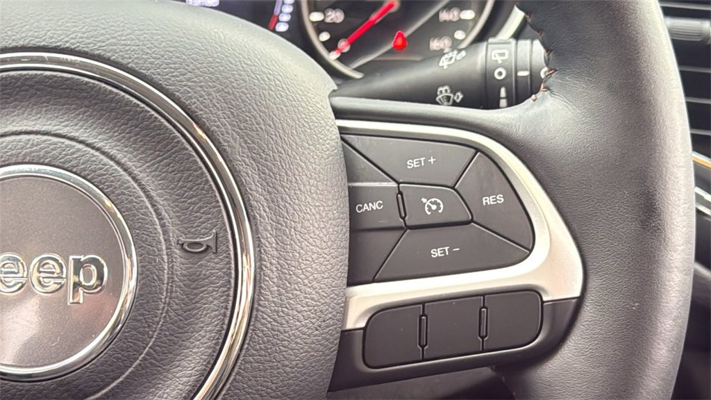 Used 2019 Jeep Compass Latitude w/ Cold Weather Group image 11