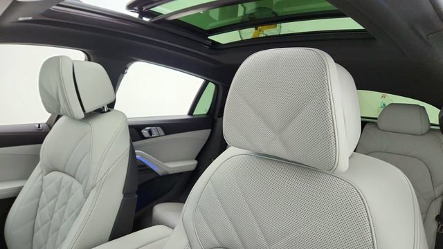 Used 2026 BMW X6 xDrive40i w/ Climate Comfort Package image 34