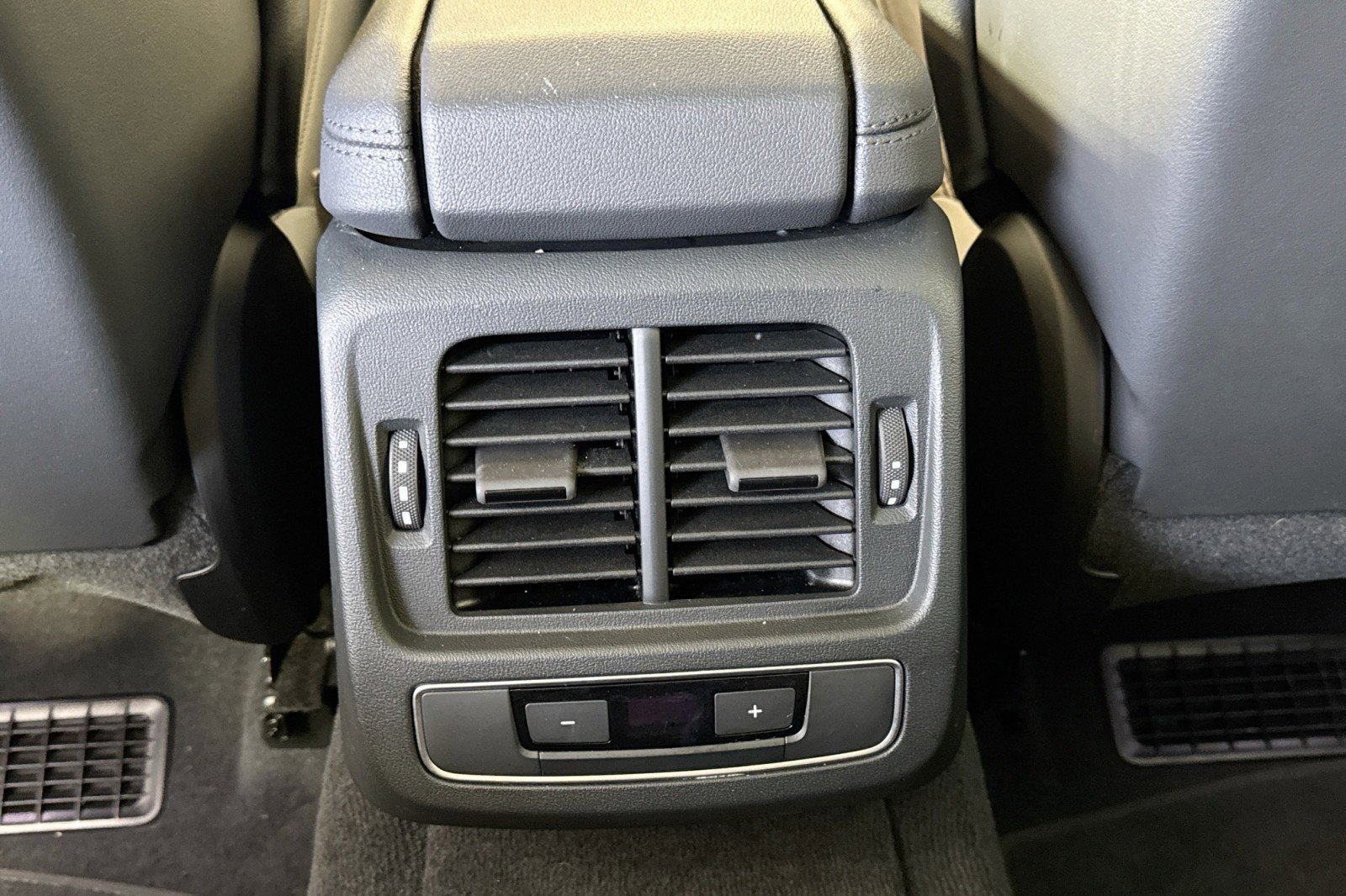 Used 2022 Audi e-tron GT Premium Plus AWD/4WD image 23