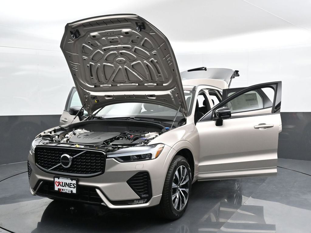 New 2025 Volvo XC60 B5 Core w/ Protection Package Premier image 46