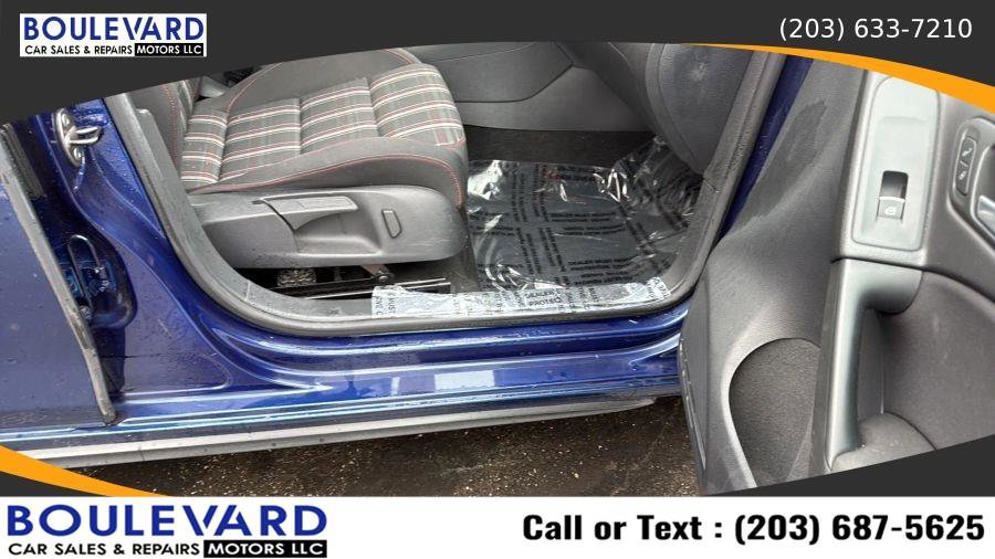 Used 2013 Volkswagen Golf 4-Door FWD image 34