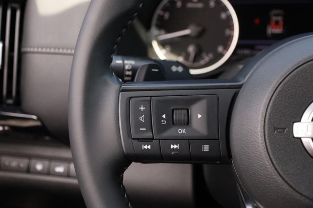 Certified 2025 Nissan Pathfinder SV w/ SV Premium Package FWD image 14