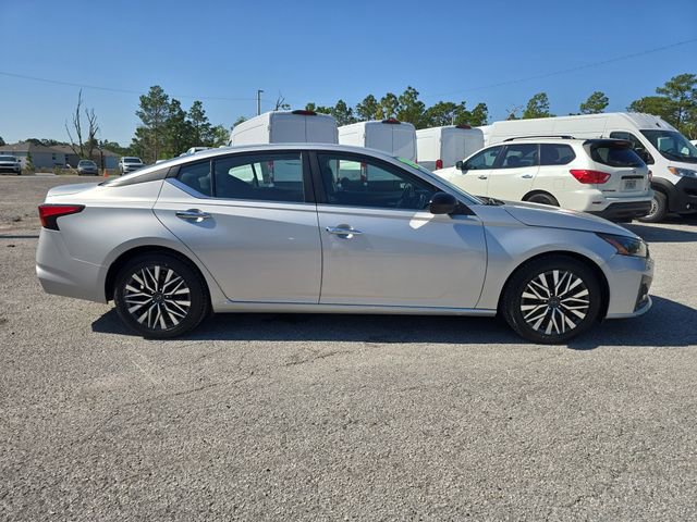 Used 2024 Nissan Altima 2.5 SV image 3