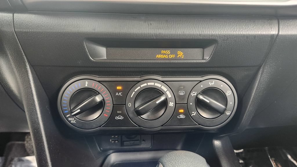 Used 2017 MAZDA MAZDA3 Sport FWD image 25